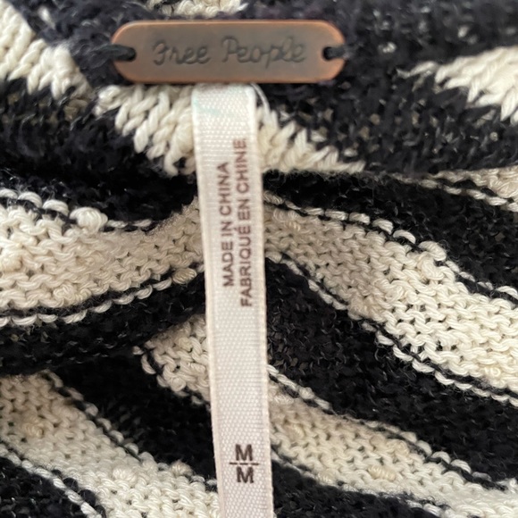 Free People Oversized Sweater - Picture 3 of 3